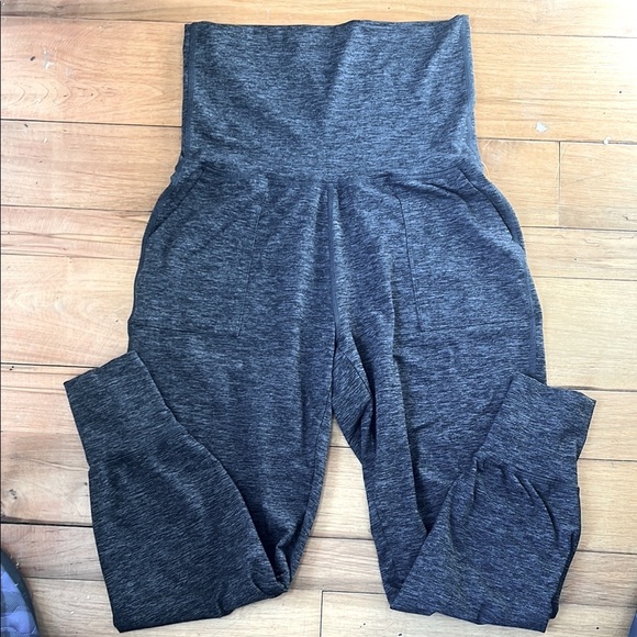 Offline by Aerie Fold Over Hugger High Waisted Jogger size: S Charcoal - Picture 3 of 5